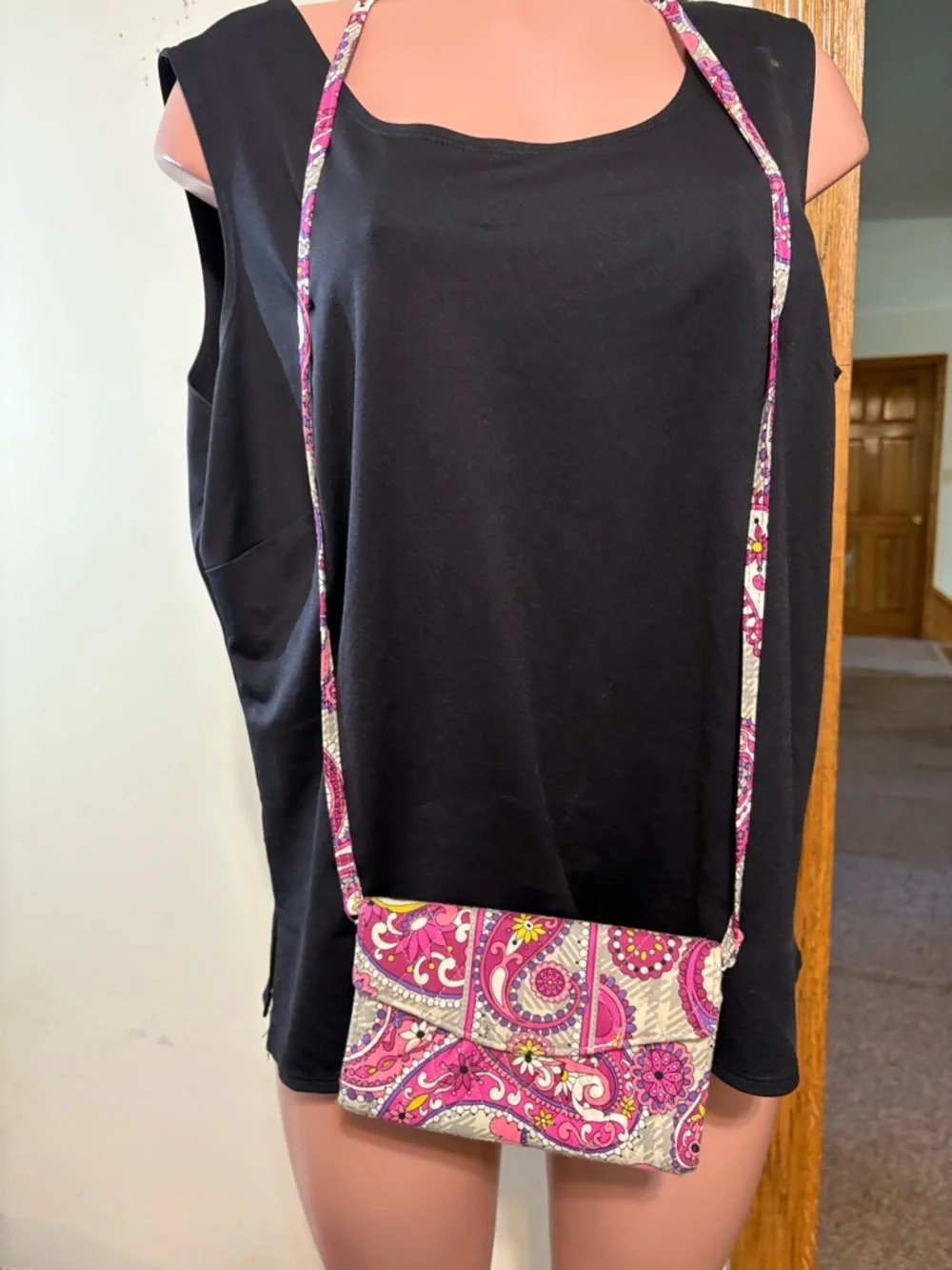 Vera Bradley Organizer Wallet detachable crossbody‎ strap Paisley Meets Plaid